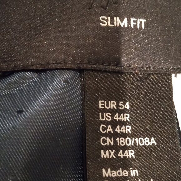 2 suits for the price of 1 [Read details] - Picture 4 of 15